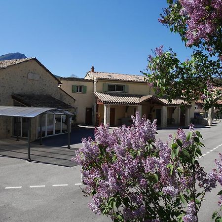 L'Oustaou Castellane Hostel Exterior photo